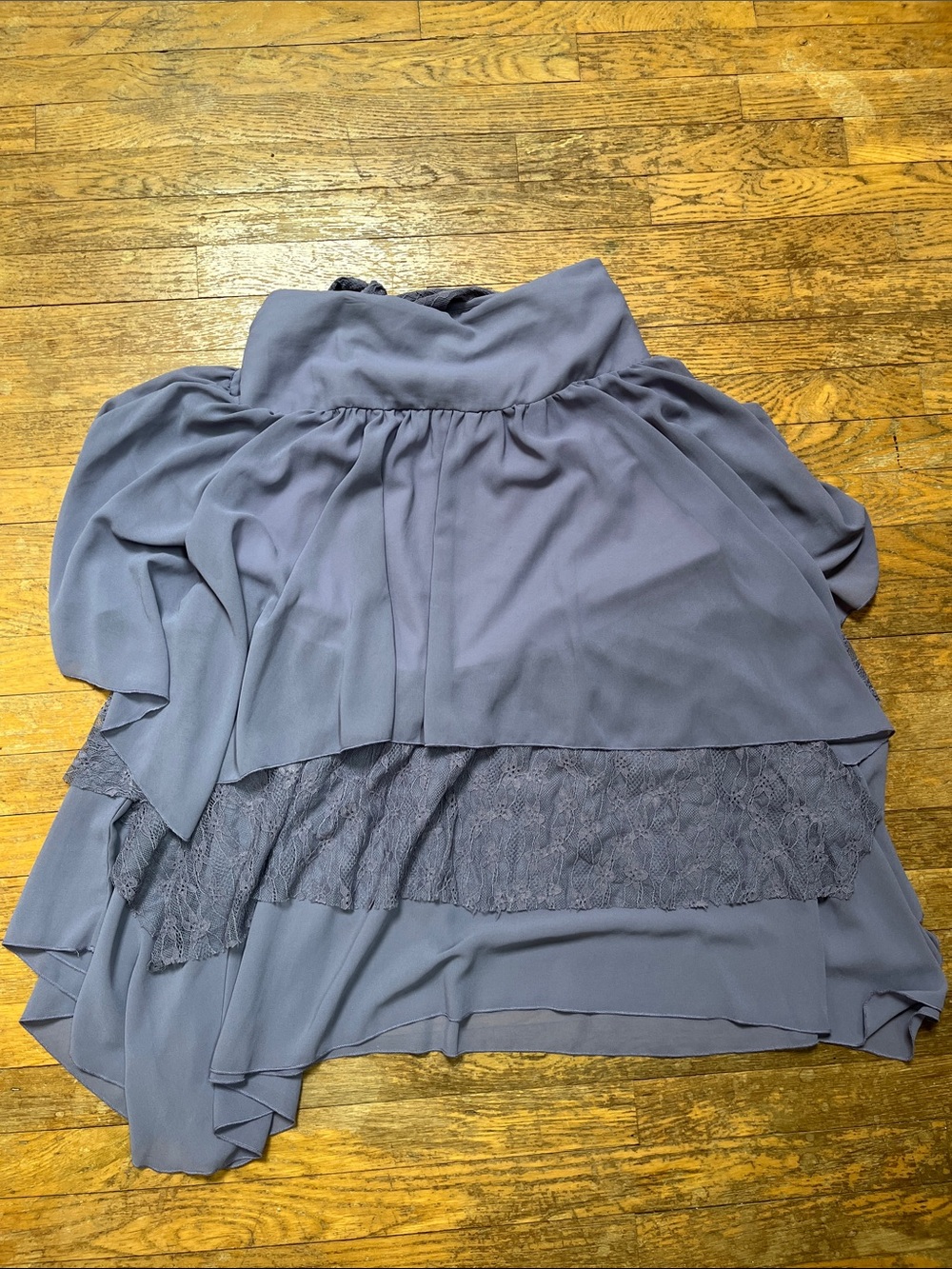 ROMWE Asymmetrical Layered Lace-Trim Skirt in Gray - Picture 5 of 6